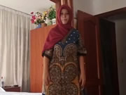 Árabe, hijab vermelho, vagabunda