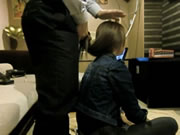 fetiche asiático esfregando o cabelo masturbação 4