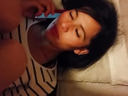 Namorada latina ao telefone enquanto faz sexo